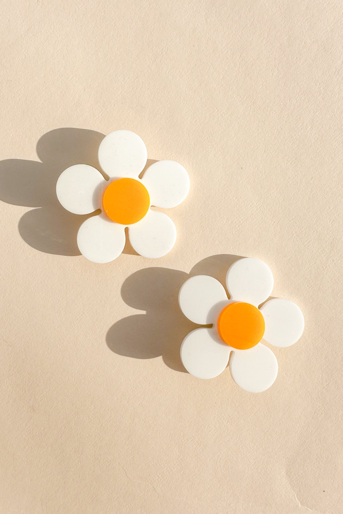 Marigold Hair Clip in White