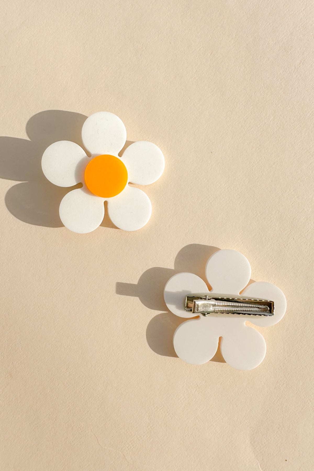 Marigold Hair Clip in White