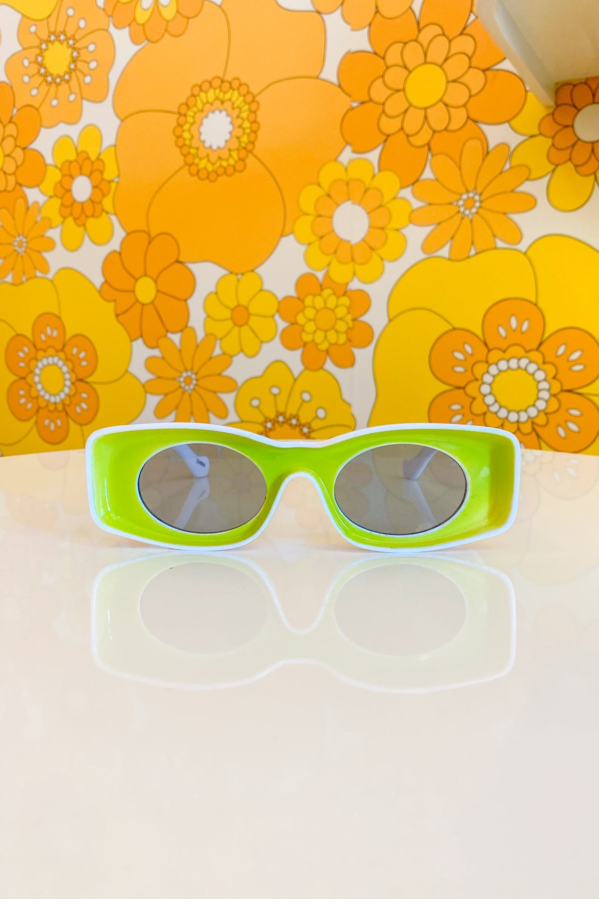 Fonda Sunglasses in Lime