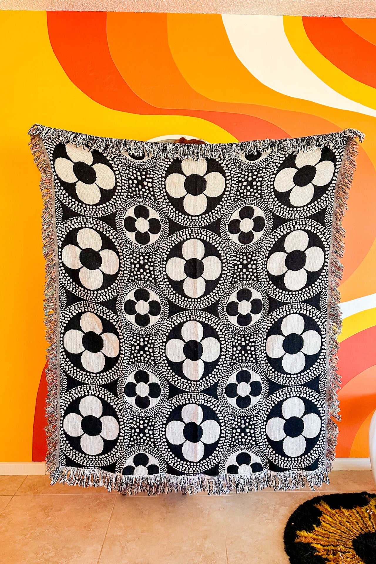 Black and White Flower Woven Throw Blanket
